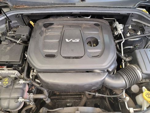 Used 2018 Jeep Grand Cherokee Laredo image 30