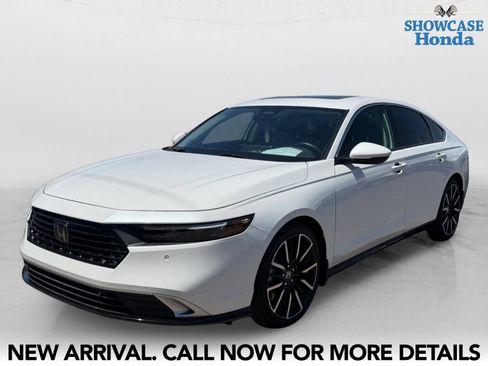 Used 2024 Honda Accord Touring image 2