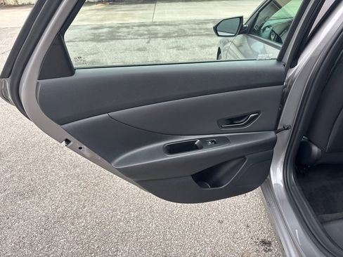 Used 2025 Hyundai Elantra Sport image 21