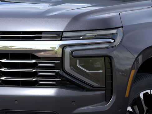 New 2025 Chevrolet Suburban Premier w/ Sun And Tow Package image 10