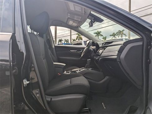 Used 2019 Nissan Rogue SV image 21