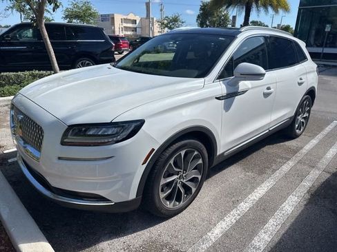 Used 2022 Lincoln Nautilus Reserve FWD image 2