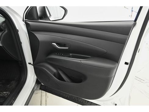 Used 2025 Hyundai Santa Cruz SE image 15