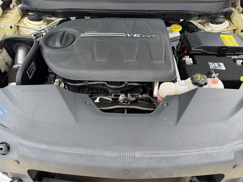 Used 2021 Jeep Cherokee Trailhawk AWD/4WD image 22