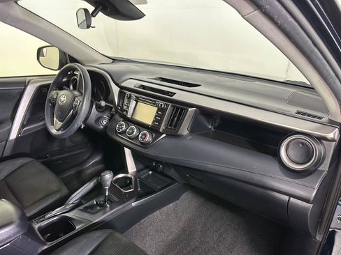 Used 2017 Toyota RAV4 LE w/ Carpet Mat Package AWD/4WD image 22