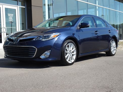 Used 2015 Toyota Avalon Limited w/ Technology Package FWD image 1