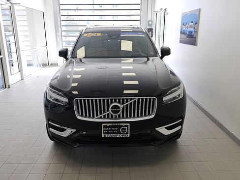 Certified 2024 Volvo XC90 T8 Ultimate w/ Protection Package Premier image 2