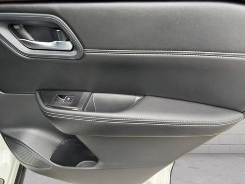 Used 2023 Nissan Rogue SL w/ SL Premium Package AWD/4WD image 14