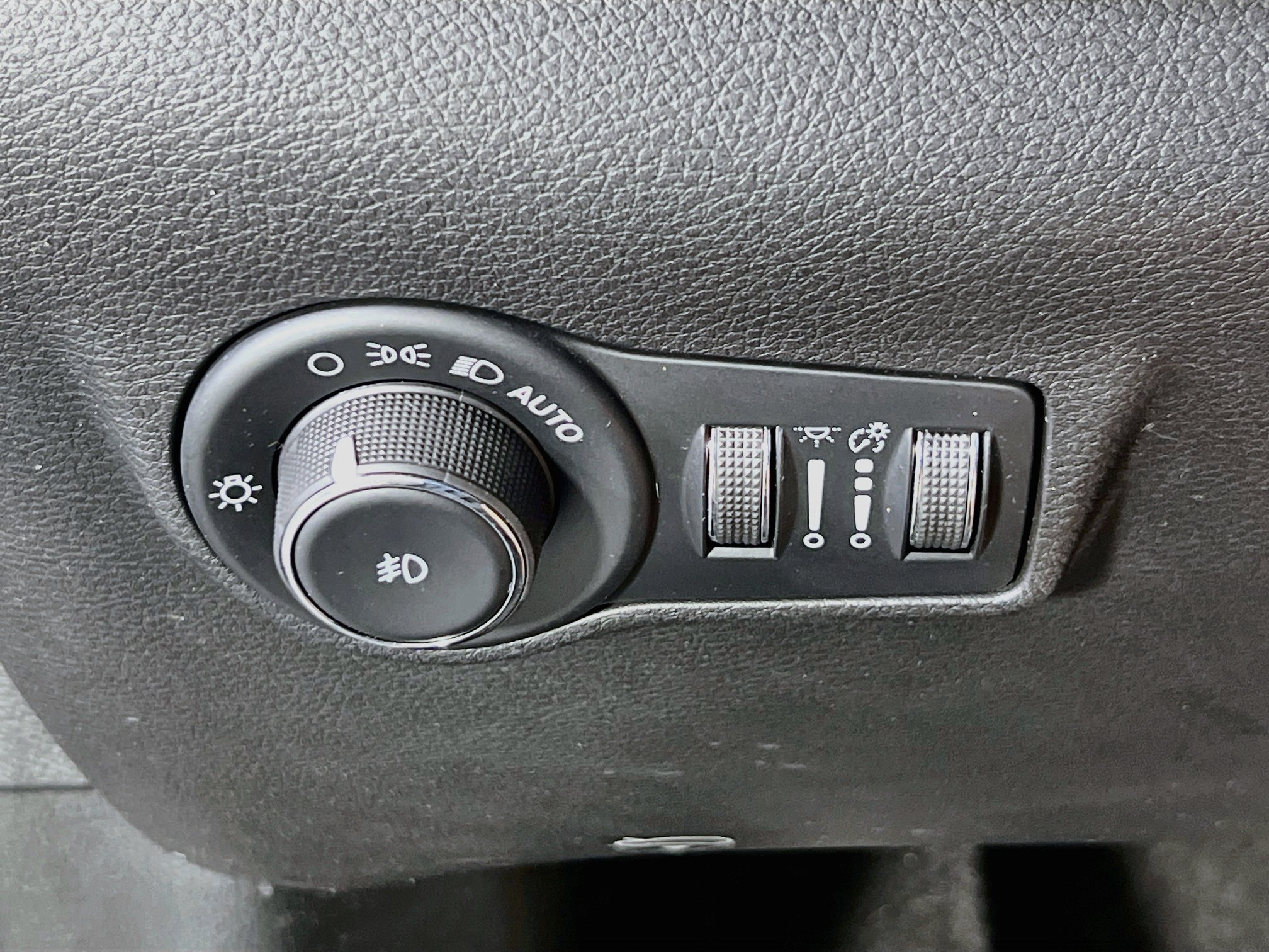 Used 2023 Jeep Compass Latitude AWD/4WD image 10