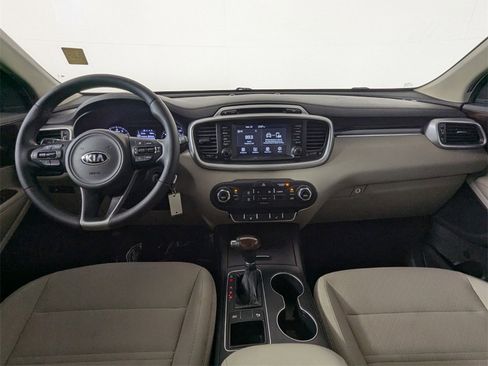 Used 2018 Kia Sorento LX image 14