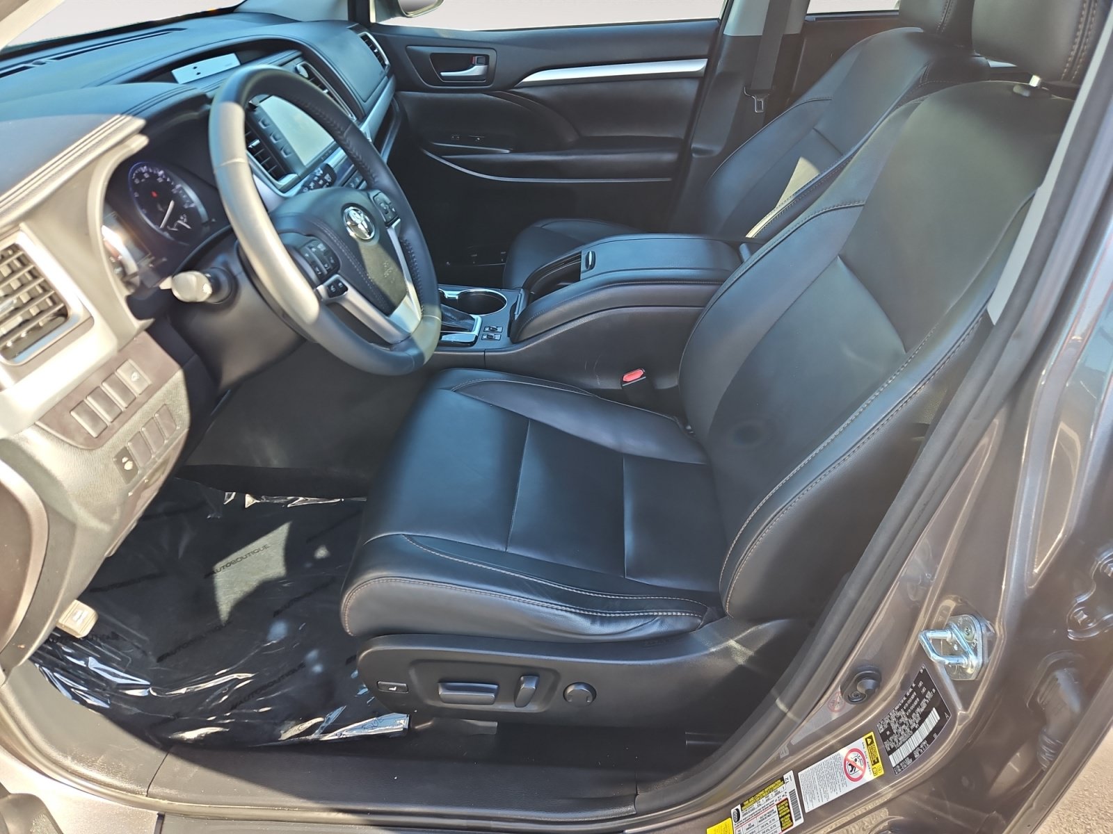 Used 2016 Toyota Highlander XLE AWD/4WD image 9