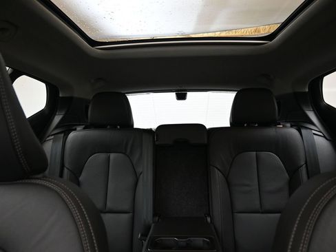 New 2026 Volvo XC40 B5 Ultra w/ Protection Package Premier image 40