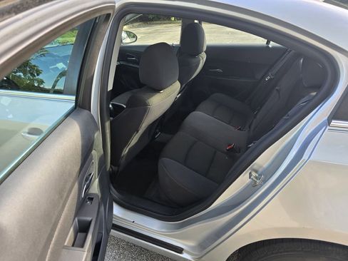 Used 2013 Chevrolet Cruze LT image 11