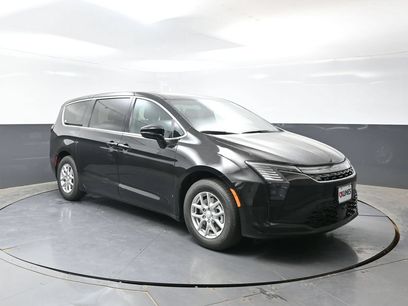 New 2027 Chrysler Pacifica Select