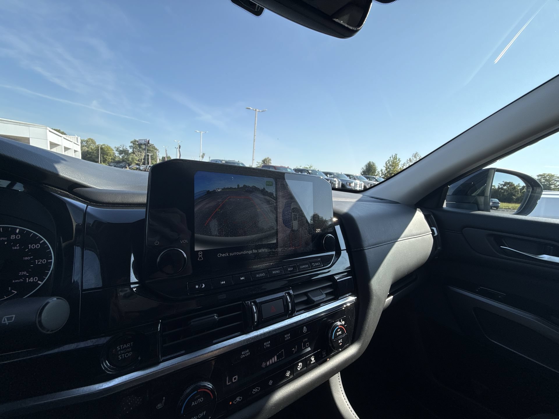 Used 2025 Nissan Pathfinder SL FWD image 21