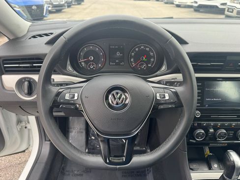 Used 2021 Volkswagen Passat 2.0T SE FWD image 28
