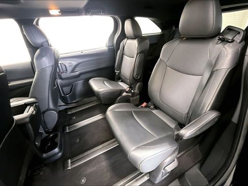 Used 2022 Toyota Sienna XLE Woodland Edition AWD/4WD image 25