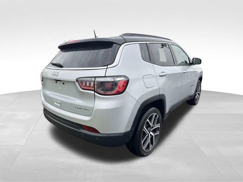 Used 2025 Jeep Compass Limited AWD/4WD image 2