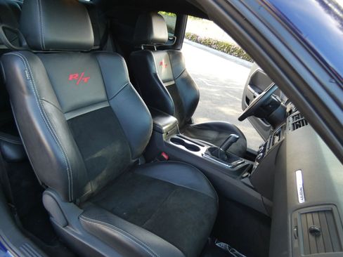 Used 2014 Dodge Challenger R/T image 28