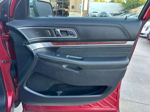 Used 2018 Ford Explorer Platinum AWD/4WD image 14