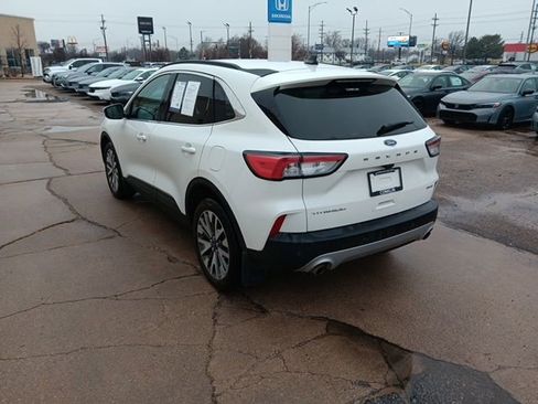 Used 2022 Ford Escape Titanium image 40