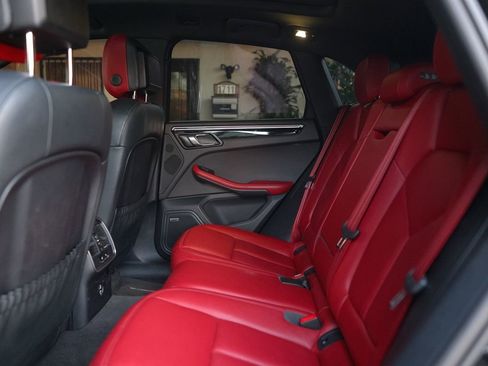 Used 2024 Porsche Macan image 38