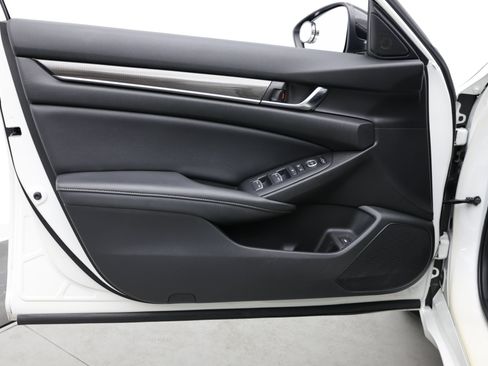 Used 2021 Honda Accord Sport image 10