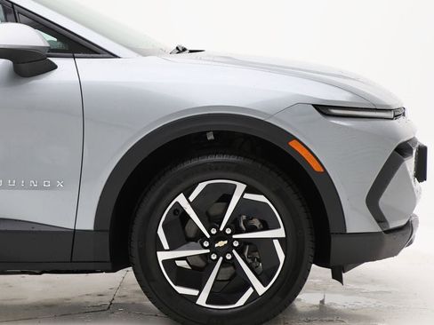 Used 2026 Chevrolet Equinox EV LT w/ Comfort Package image 4