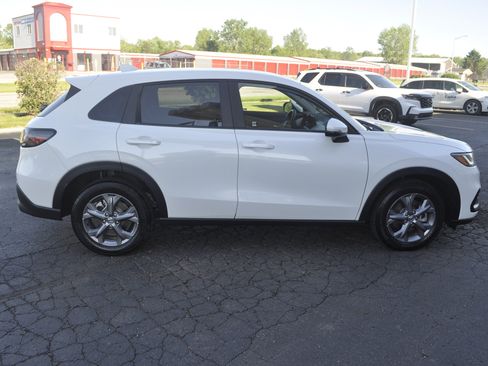 Used 2026 Honda HR-V LX image 8