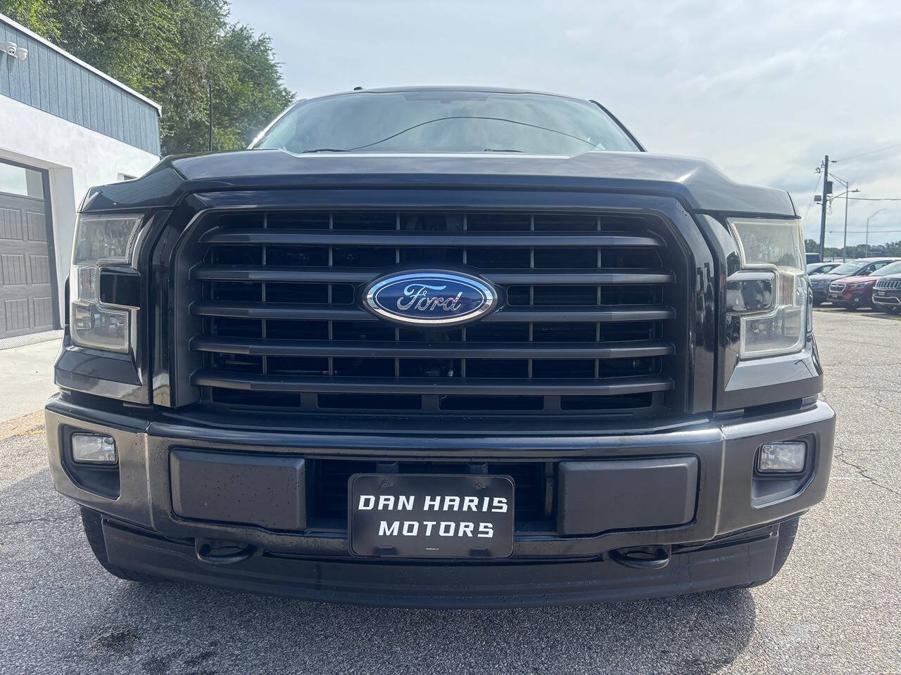 Used 2017 Ford F150 XLT w/ Equipment Group 302A Luxury AWD/4WD image 3