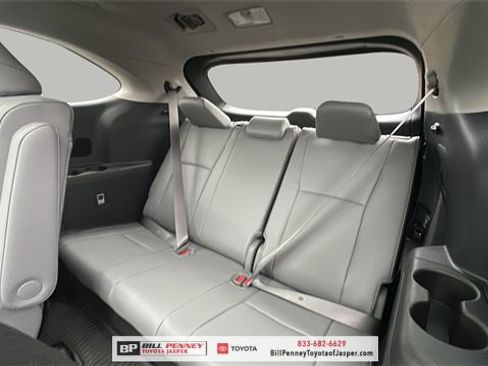 New 2026 Toyota Highlander Platinum image 20
