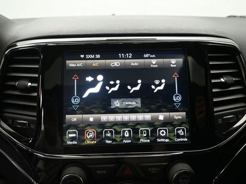 Used 2021 Jeep Grand Cherokee Limited AWD/4WD image 14