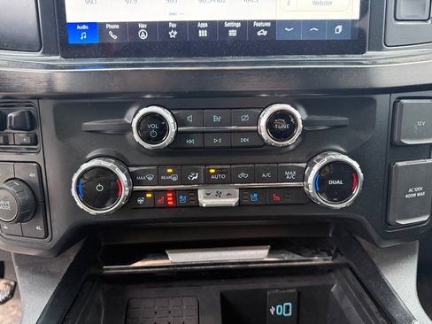 Used 2023 Ford F250 Lariat w/ Black Appearance Package image 9