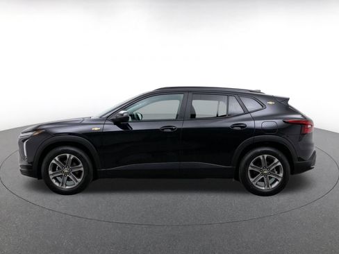 Used 2026 Chevrolet Blazer LT FWD image 4