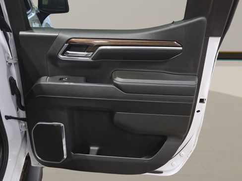 Used 2024 Chevrolet Silverado 1500 LT AWD/4WD image 21