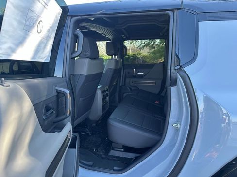 New 2025 GMC Hummer EV 2X w/ Extreme Off-Road Package image 28