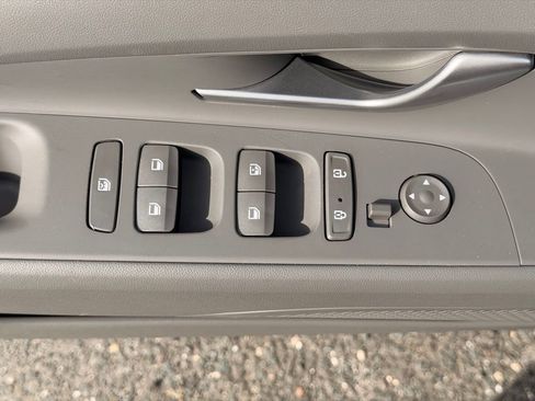 Certified 2023 Hyundai Elantra SEL w/ Convenience Package image 17