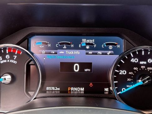 Used 2022 Ford F250 Platinum w/ FX4 Off-Road Package image 12