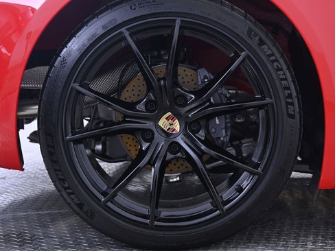 Used 2025 Porsche 718 Cayman image 13