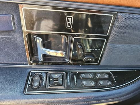 Used 1994 Lincoln Continental Executive image 15