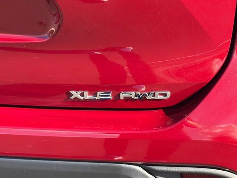 Used 2022 Toyota Highlander XLE image 39