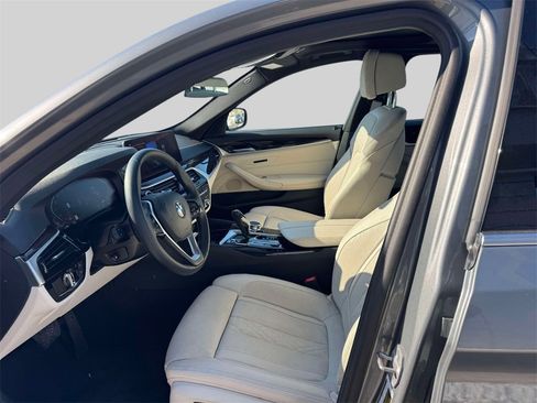 Certified 2023 BMW 530i xDrive w/ Luxury Seating Package image 10