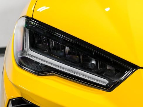 Used 2022 Lamborghini Urus AWD/4WD image 45