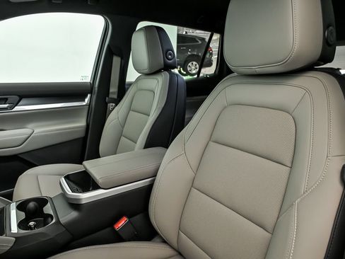 New 2026 GMC Terrain Elevation w/ Elevation Premium Package AWD/4WD image 7