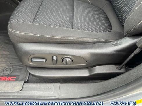 Used 2022 GMC Acadia SLE w/ Driver Convenience Package image 26