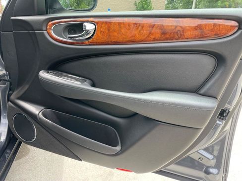 Used 2004 Jaguar XJ8 RWD image 29