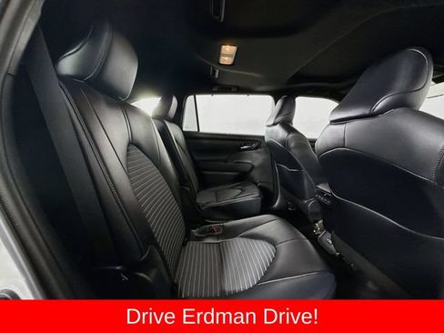 Used 2022 Toyota Highlander XSE FWD image 28