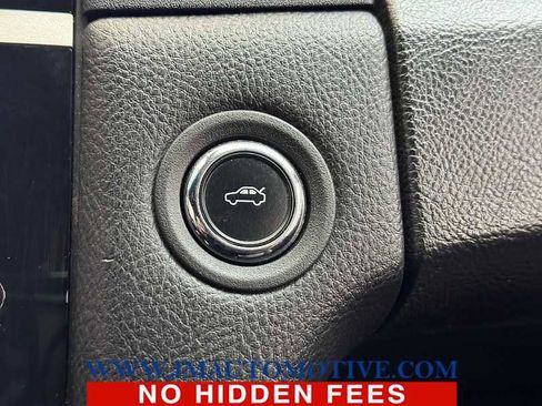 Used 2017 Ford Taurus Limited w/ Driver Assist Package image 38