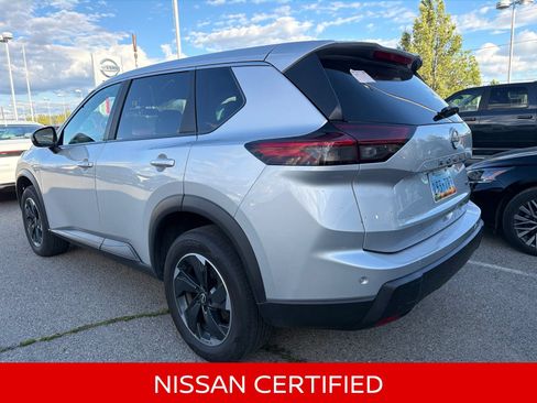 Certified 2025 Nissan Rogue SV AWD/4WD image 9