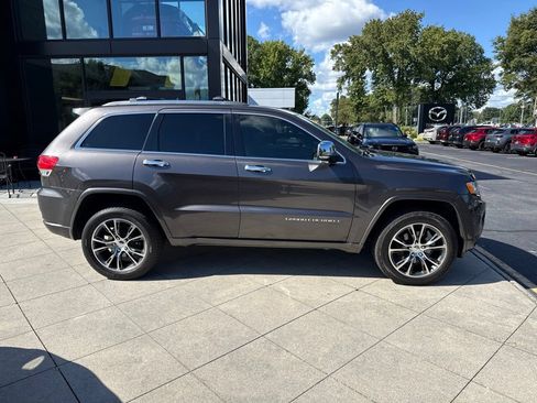 Used 2015 Jeep Grand Cherokee Overland AWD/4WD image 5